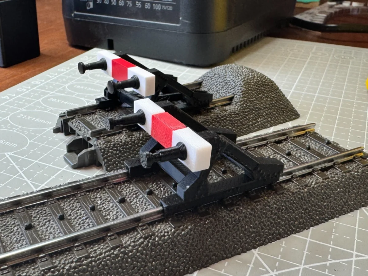 Model Railway Buffer Stop for H0 Gauge Track Compatible with Marklin Systems photo 1