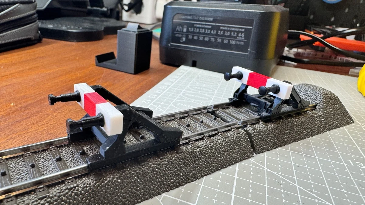 Model Railway Buffer Stop for H0 Gauge Track Compatible with Marklin Systems photo 3